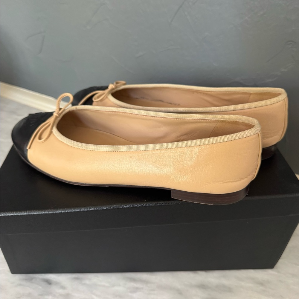 Chanel ballet flats Lambskin
Beige & Black 38.5 - Picture 5 of 15